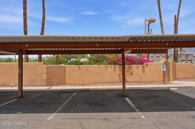 1810 E Blacklidge Dr Apt 121, Tucson, AZ 85719