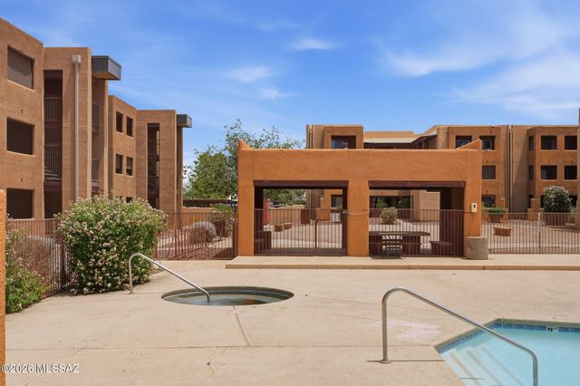 1810 E Blacklidge Dr Apt 121, Tucson, AZ 85719