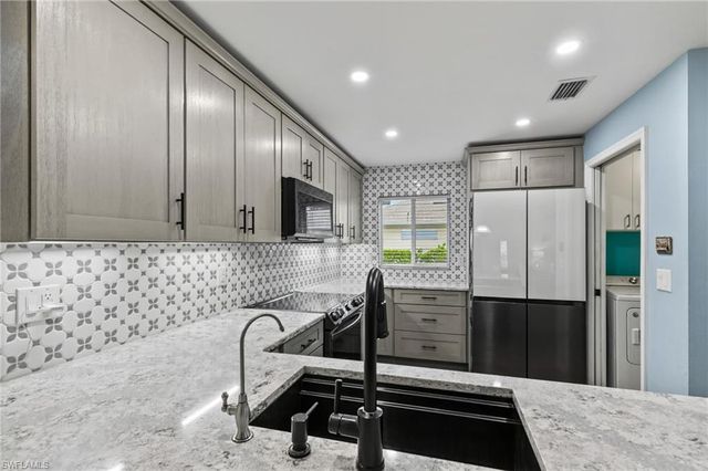 1208 NW 15th PL, Cape Coral, FL 33993