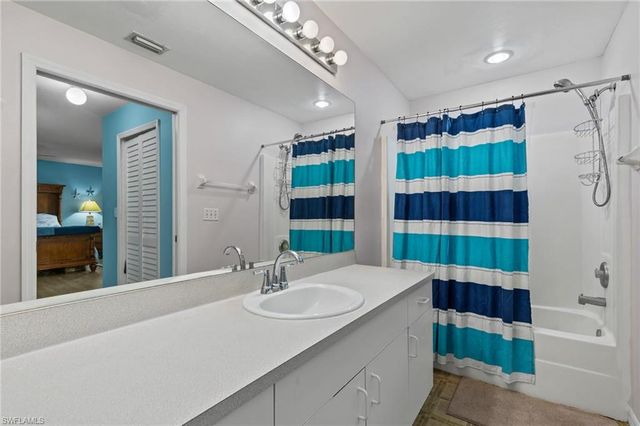 1208 NW 15th PL, Cape Coral, FL 33993