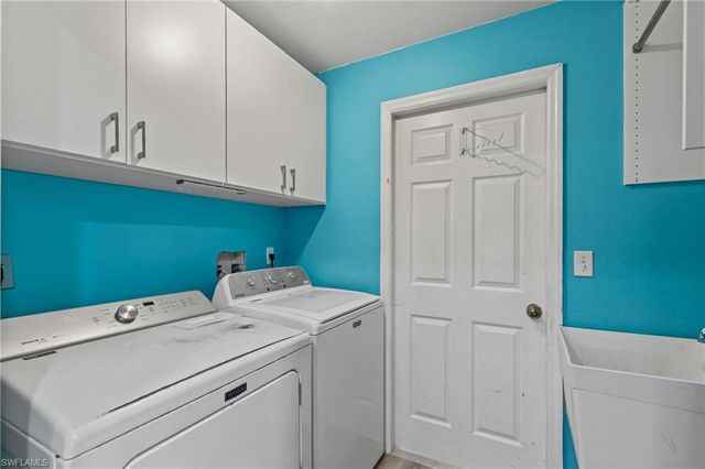 1208 NW 15th PL, Cape Coral, FL 33993