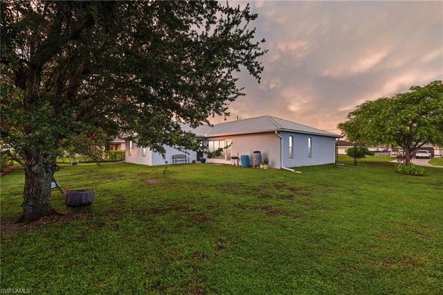 1208 NW 15th PL, Cape Coral, FL 33993