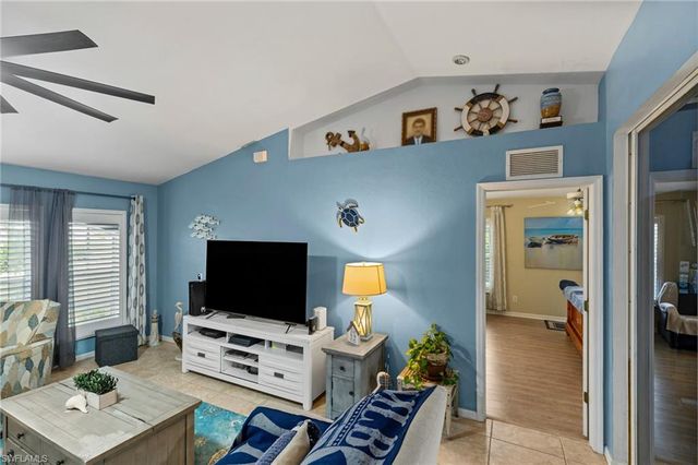 1208 NW 15th PL, Cape Coral, FL 33993