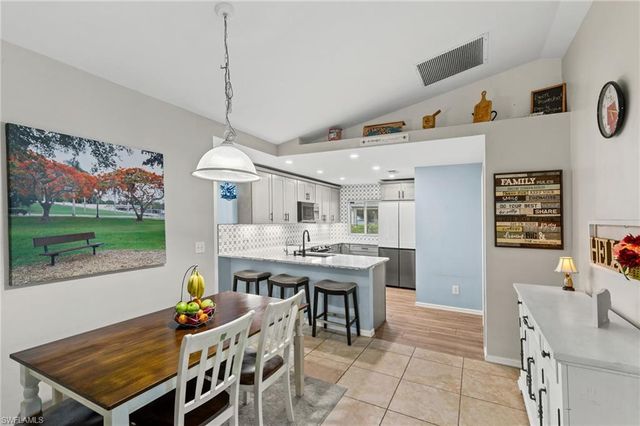 1208 NW 15th PL, Cape Coral, FL 33993
