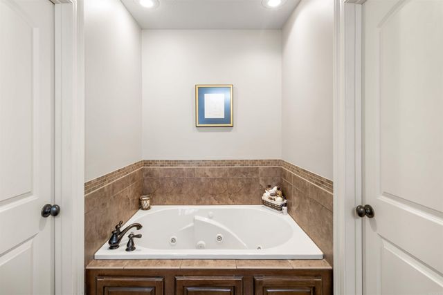 4100 Wetherford Cove, Jonesboro, AR 72405