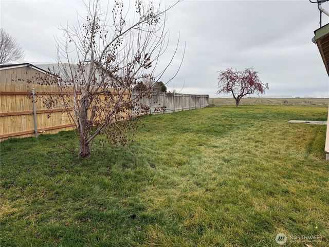1403 S Husky Drive, Moses Lake, WA 98837