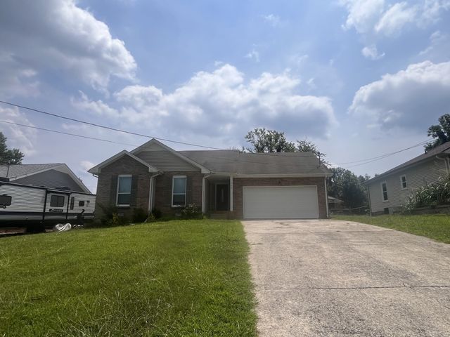 366 Brook Mead Dr, Clarksville, TN 37042