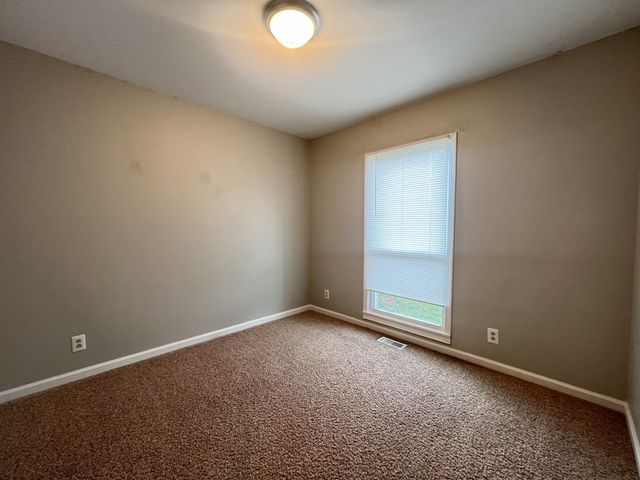 366 Brook Mead Dr, Clarksville, TN 37042