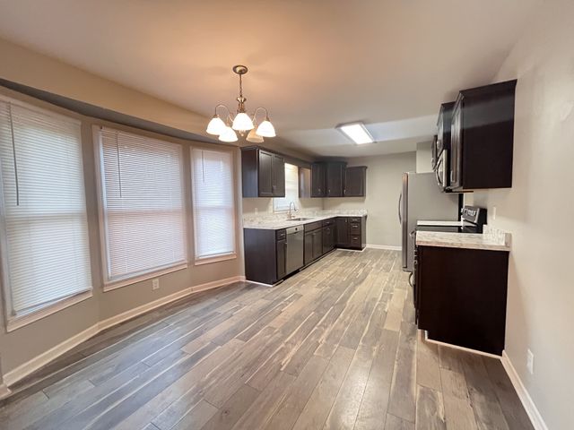 366 Brook Mead Dr, Clarksville, TN 37042