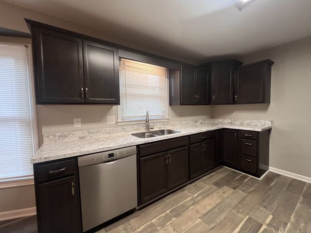 366 Brook Mead Dr, Clarksville, TN 37042