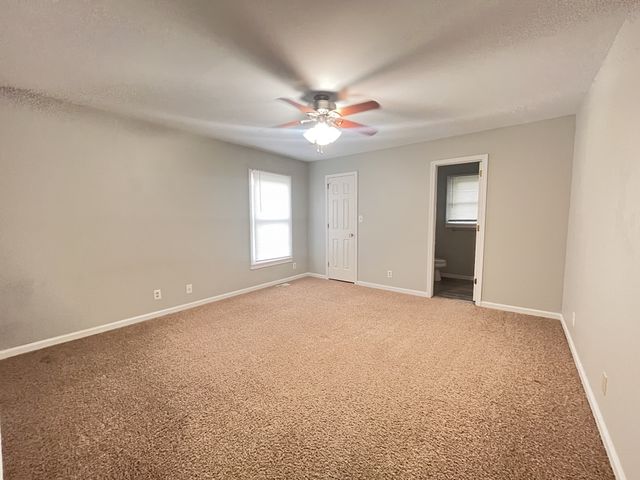 366 Brook Mead Dr, Clarksville, TN 37042