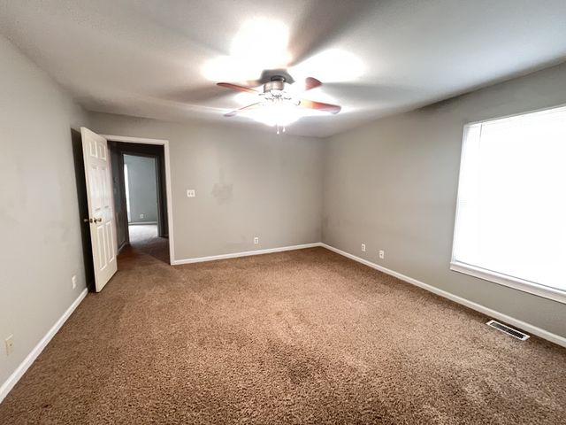 366 Brook Mead Dr, Clarksville, TN 37042