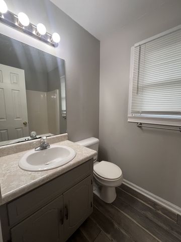 366 Brook Mead Dr, Clarksville, TN 37042