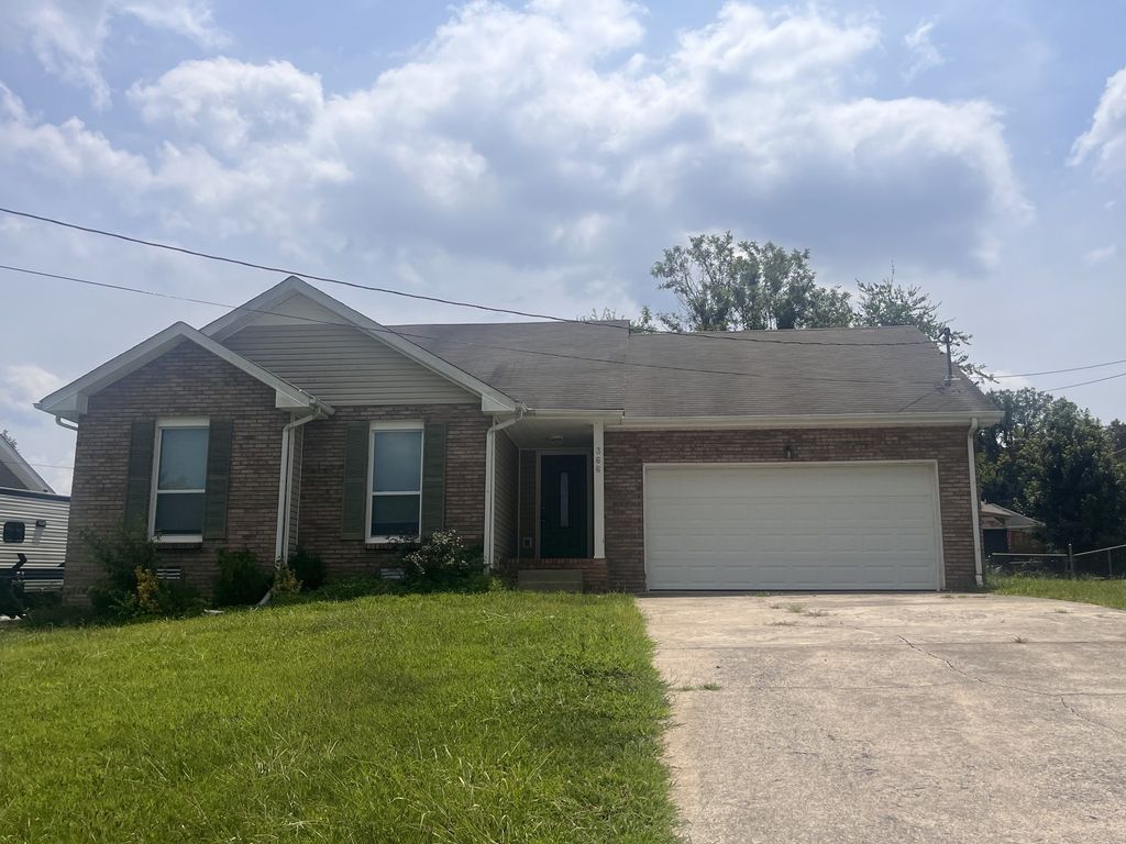 366 Brook Mead Dr, Clarksville, TN 37042