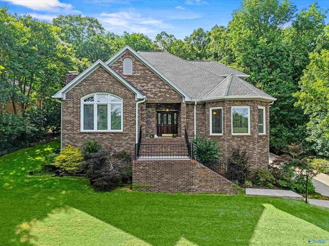 10021 Windy Wood Drive SE, Huntsville, AL 35803