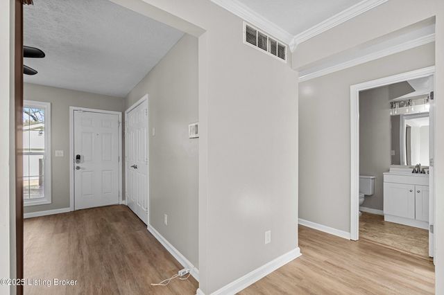 3719 Selma Ave, Louisville, KY 40218