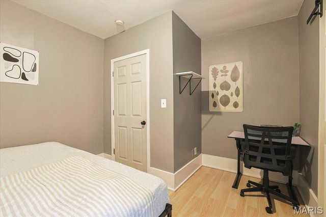 4660 Dewey Avenue, St Louis, MO 63116