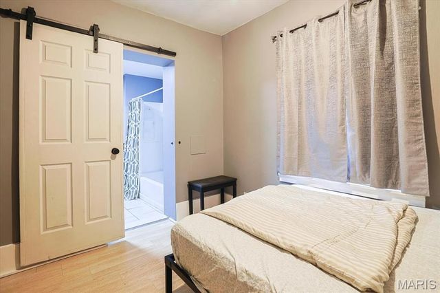 4660 Dewey Avenue, St Louis, MO 63116