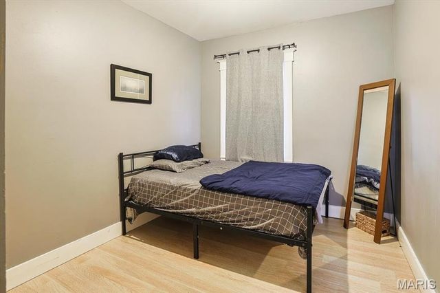 4660 Dewey Avenue, St Louis, MO 63116