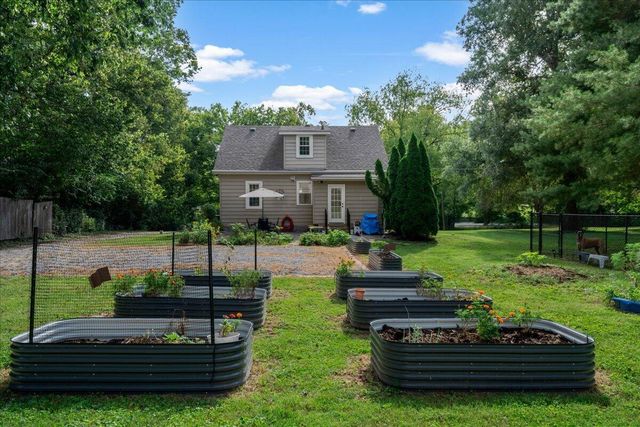 1079,1083 Shakertown Road, Danville, KY 40422