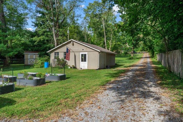 1079,1083 Shakertown Road, Danville, KY 40422