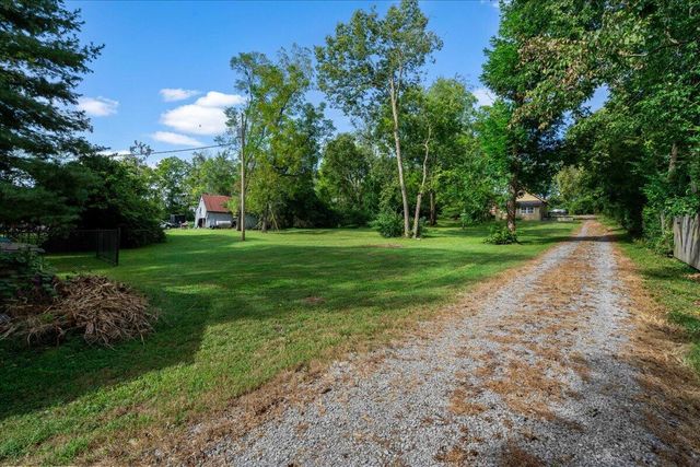1079,1083 Shakertown Road, Danville, KY 40422