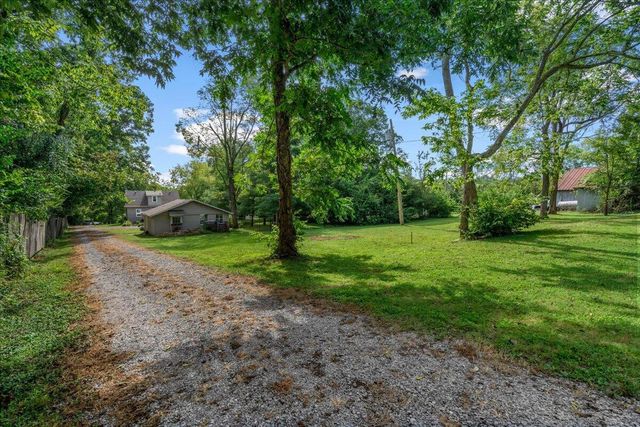 1079,1083 Shakertown Road, Danville, KY 40422