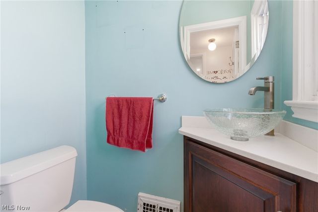 3697 Washington Boulevard, University Heights, OH 44118