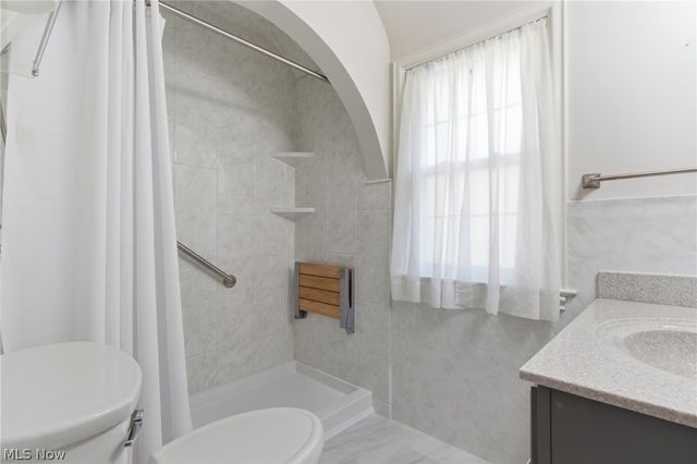 3697 Washington Boulevard, University Heights, OH 44118