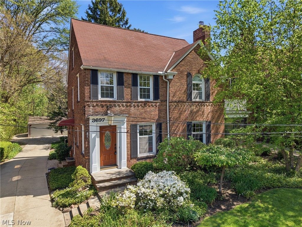 3697 Washington Boulevard, University Heights, OH 44118