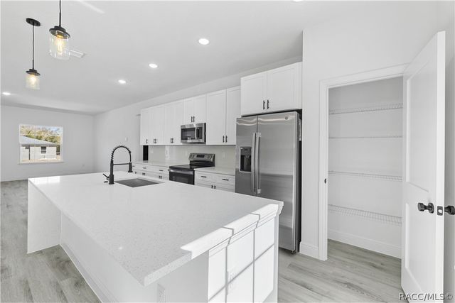 2640 W Fairway Loop, Citrus Springs, FL 34434