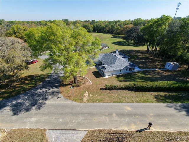 2640 W Fairway Loop, Citrus Springs, FL 34434