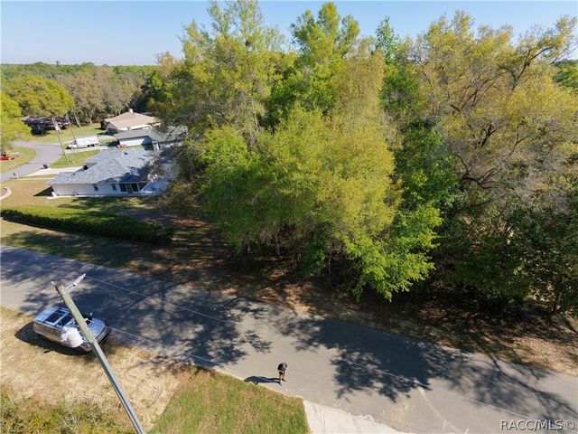 2640 W Fairway Loop, Citrus Springs, FL 34434