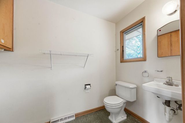 742 N VALLEYVIEW LN, Wichita, KS 67212