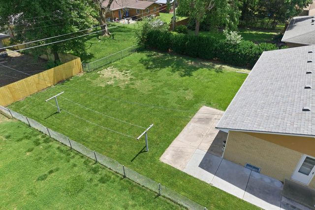 742 N VALLEYVIEW LN, Wichita, KS 67212