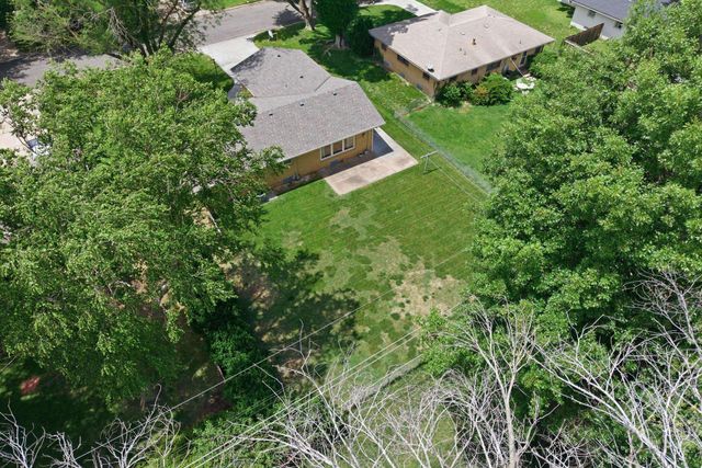 742 N VALLEYVIEW LN, Wichita, KS 67212