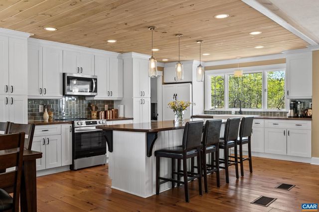 3505 SARAH DR, Charlottesville, VA 22911