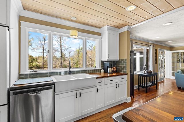 3505 SARAH DR, Charlottesville, VA 22911