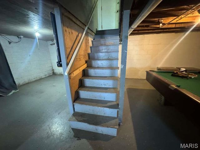 15 N Harvey Avenue, St Louis, MO 63135