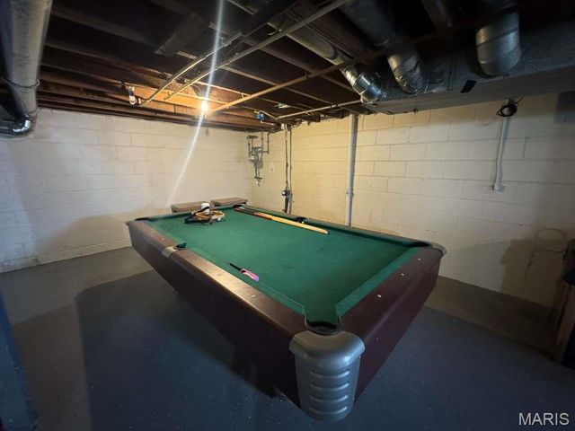 15 N Harvey Avenue, St Louis, MO 63135