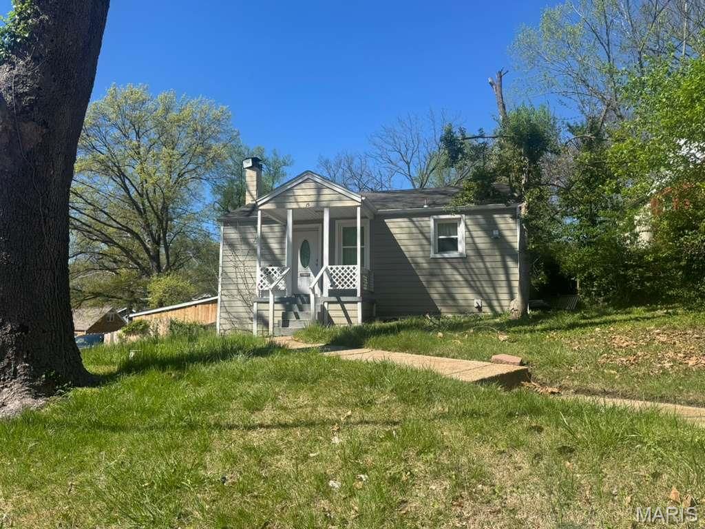 15 N Harvey Avenue, St Louis, MO 63135