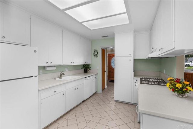 441 Condado Way, Escondido, CA 92025