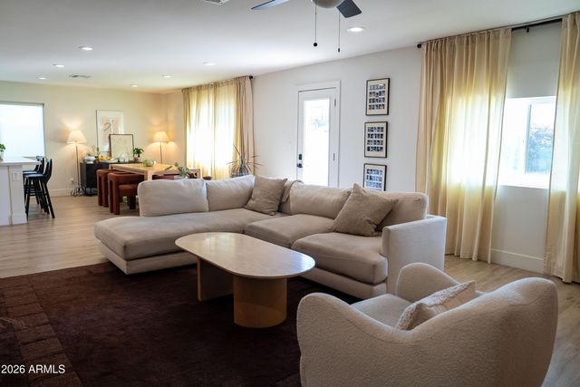 8701 E CHAPARRAL Road, Scottsdale, AZ 85250