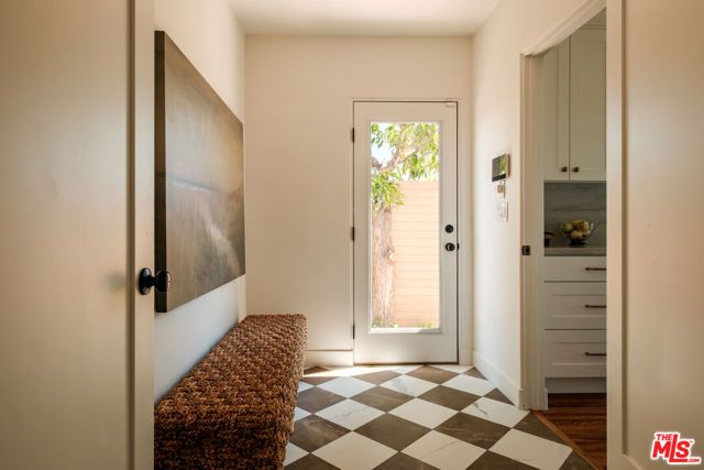 138 S La Jolla Avenue, Los Angeles, CA 90048