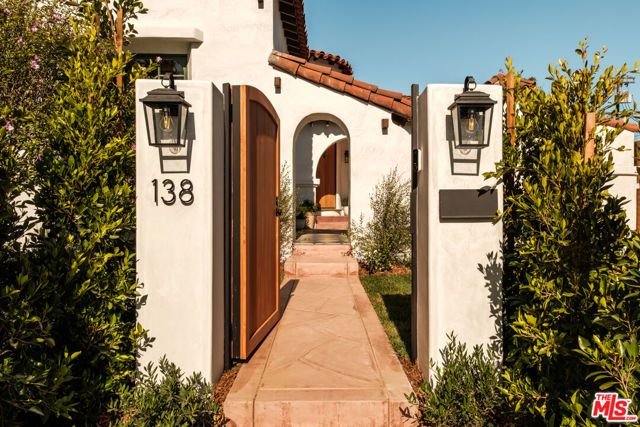 138 S La Jolla Avenue, Los Angeles, CA 90048
