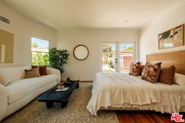 138 S La Jolla Avenue, Los Angeles, CA 90048