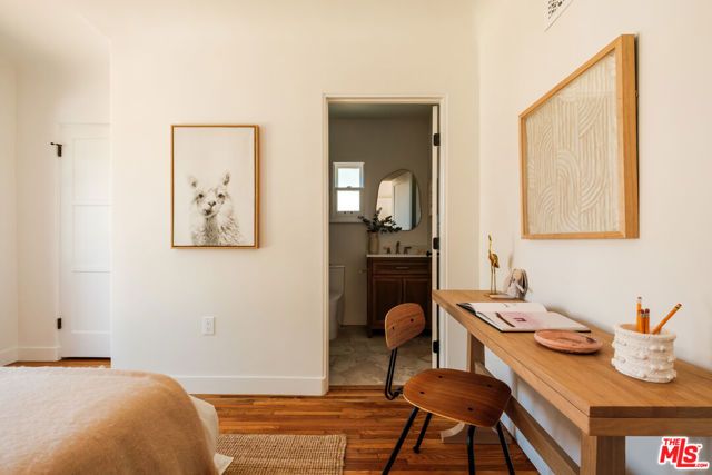 138 S La Jolla Avenue, Los Angeles, CA 90048