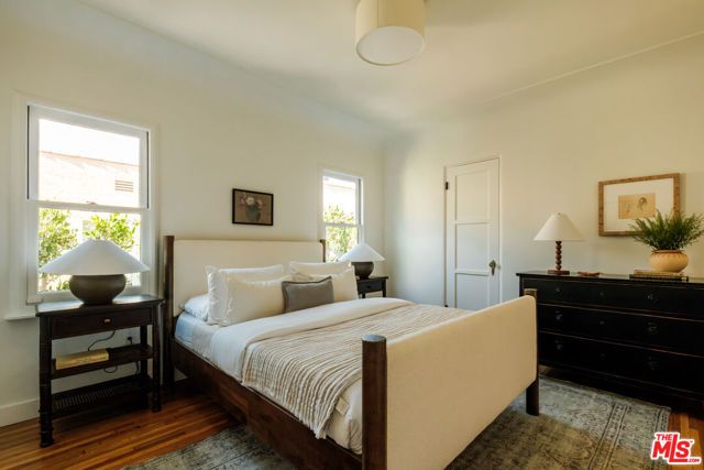138 S La Jolla Avenue, Los Angeles, CA 90048