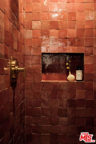 138 S La Jolla Avenue, Los Angeles, CA 90048