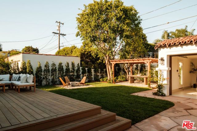 138 S La Jolla Avenue, Los Angeles, CA 90048
